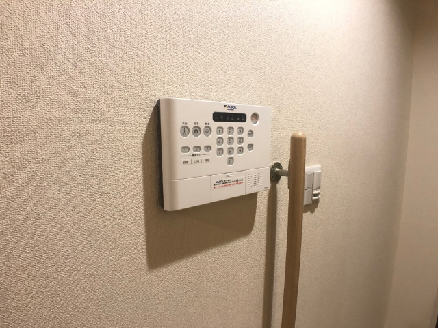 ����10