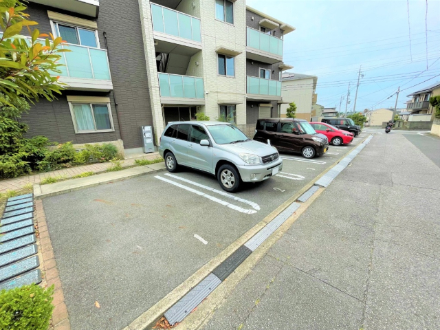 ����20