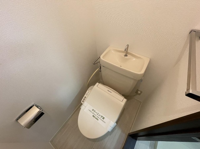 ����7