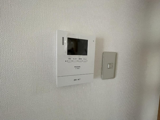 ����10