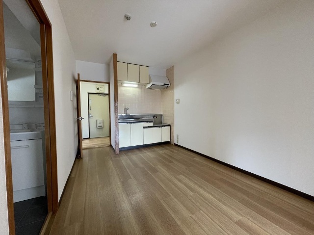 ����13