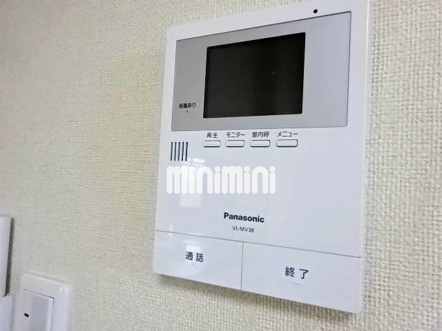 ����12