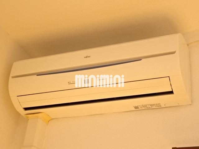 ����3