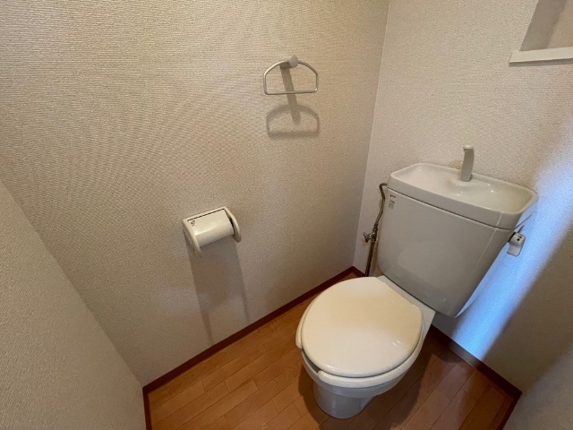 ����9