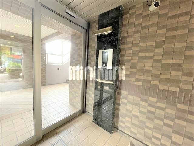 ����17