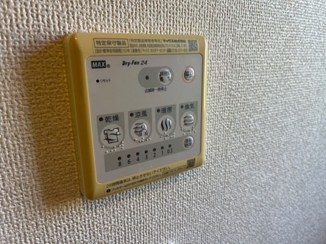 ����13