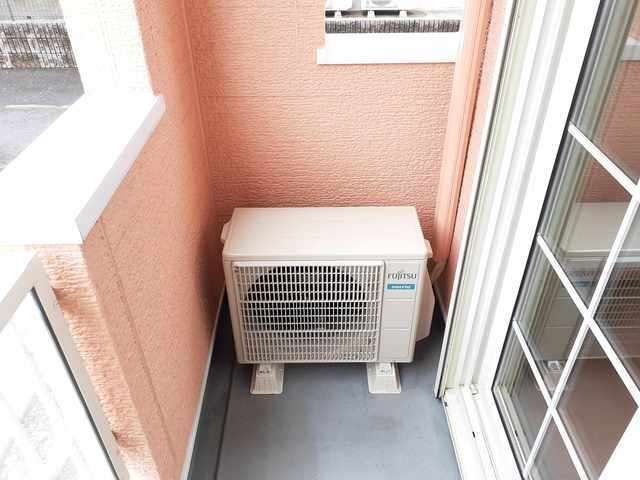 ����9