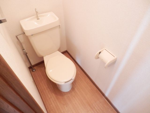 ����4