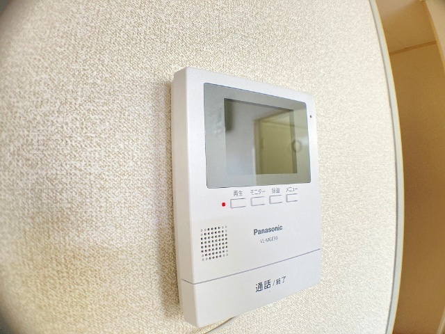 ����10