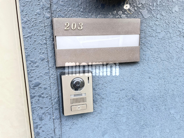 ����17