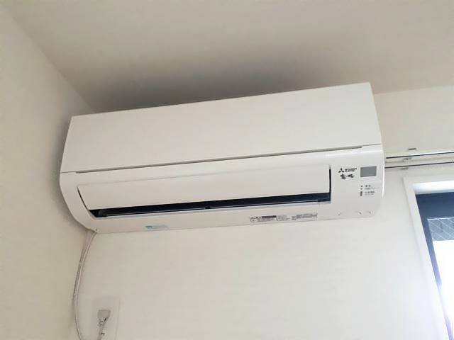 ����12