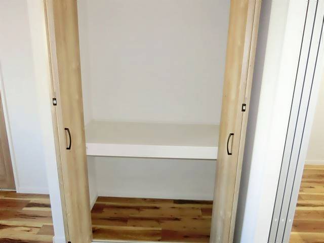 ����16