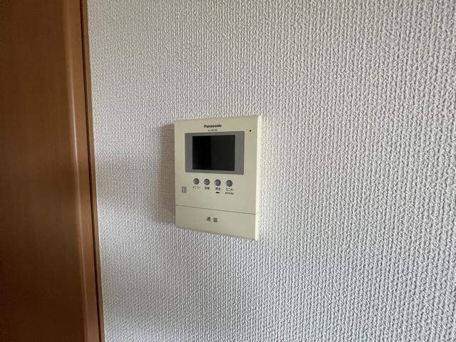 ����10