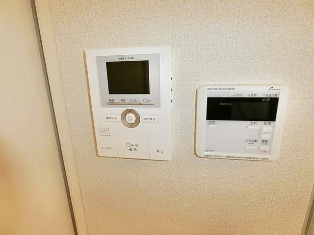 ����10