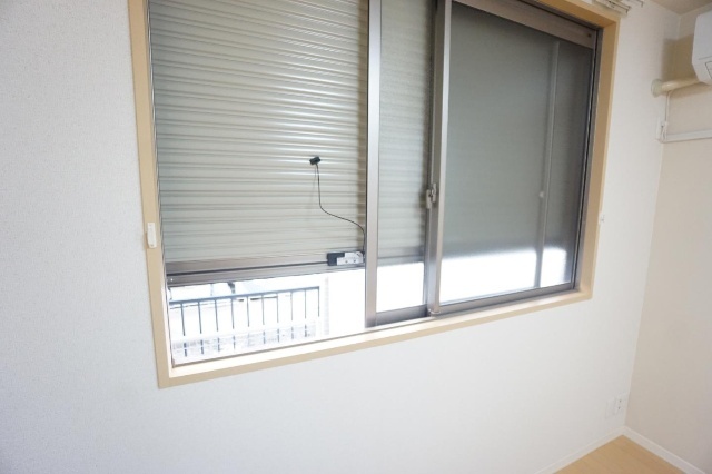 ����15