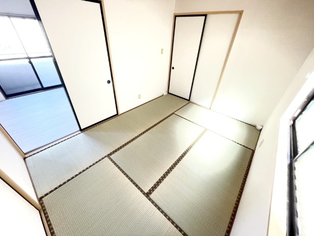 ����10