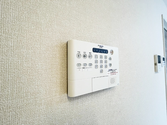 ����11