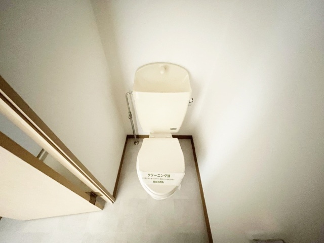 ����4