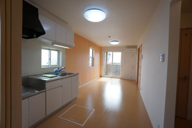 ����13