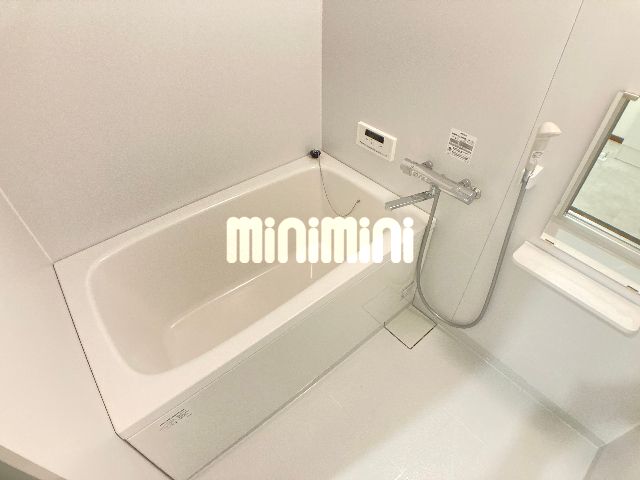 ����3