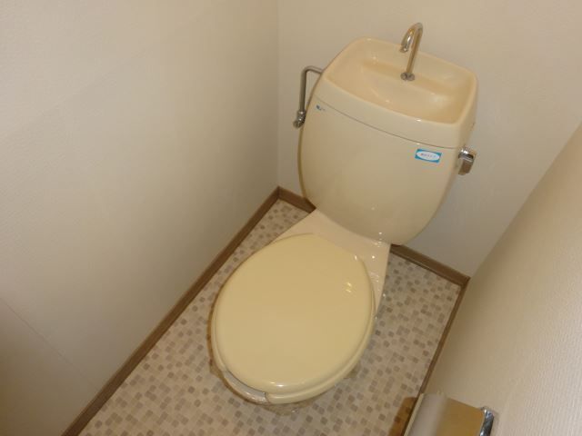 ����4