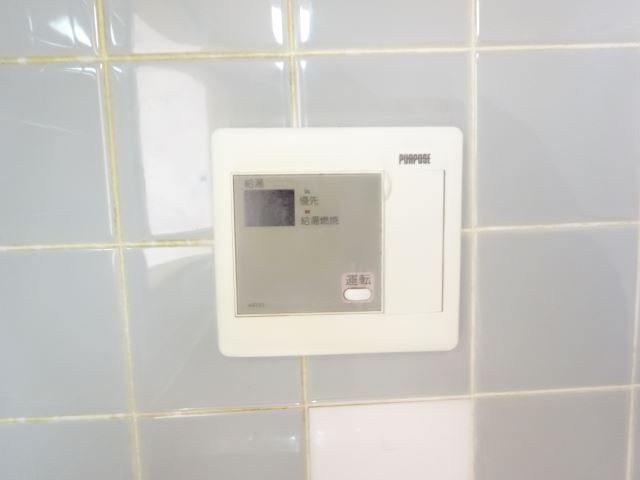 ����8