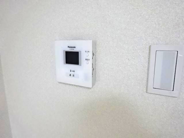 ����11