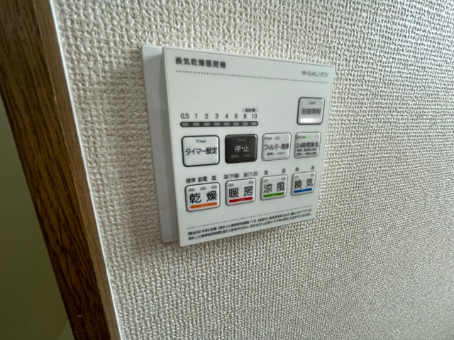 ����16