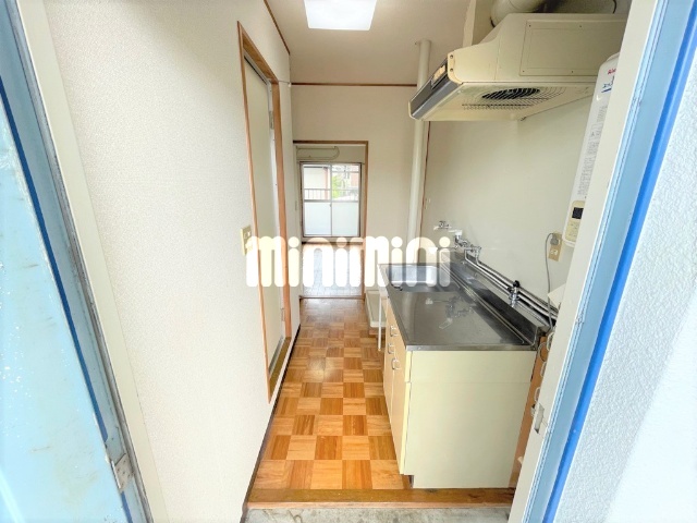 ����7