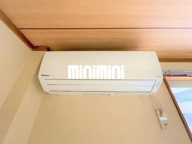����9