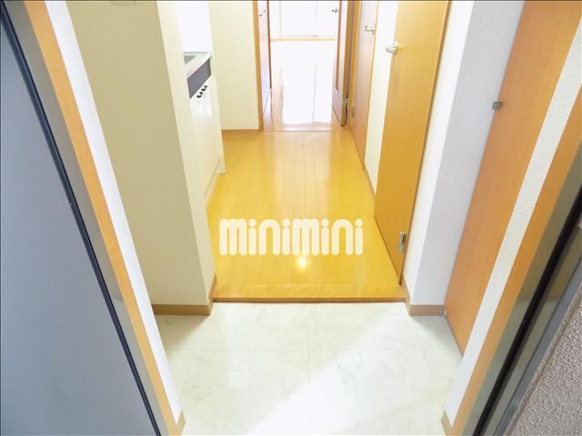 ����12