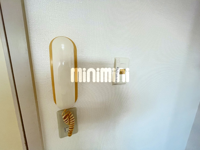 ����11
