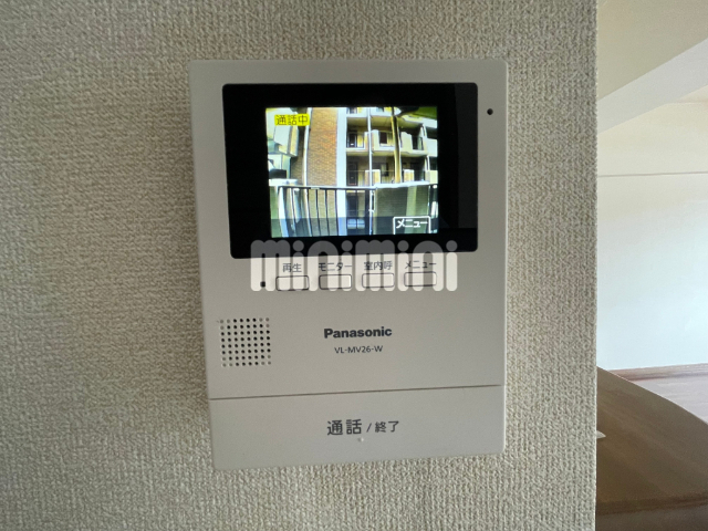 ����12