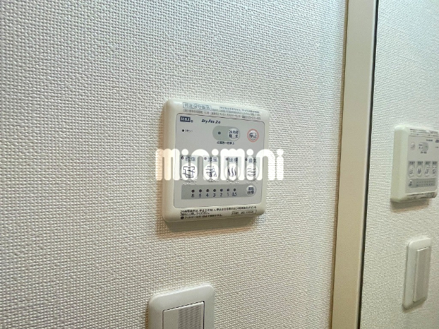 ����16