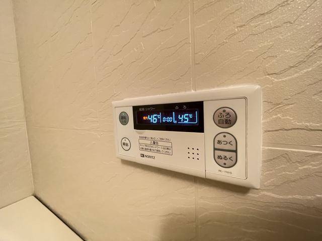 ����12