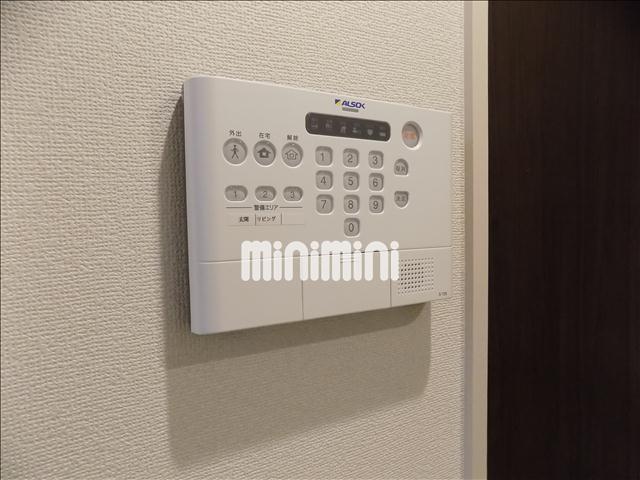 ����9