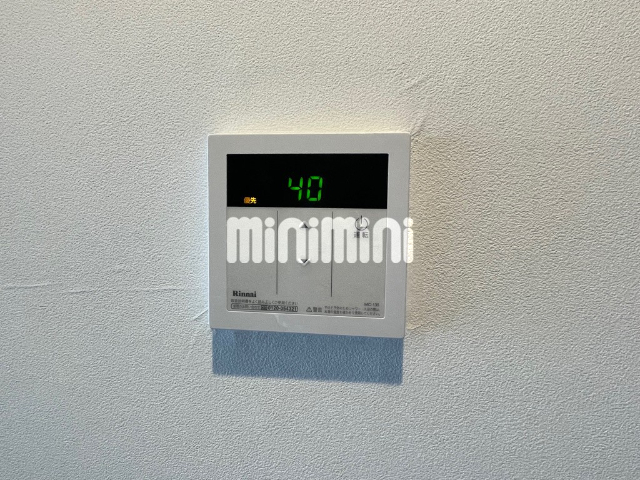 ����18