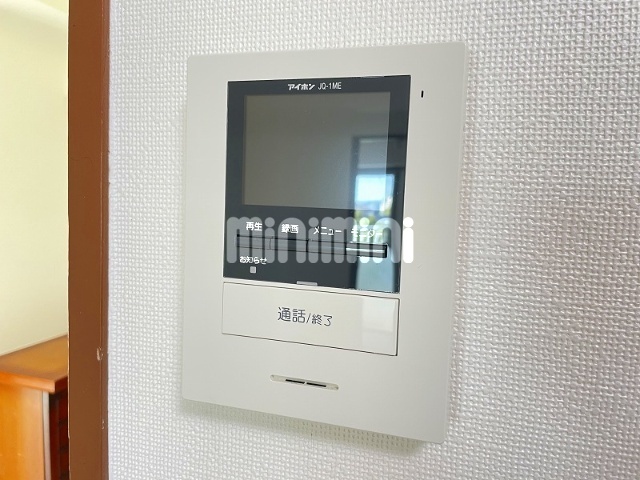 ����12
