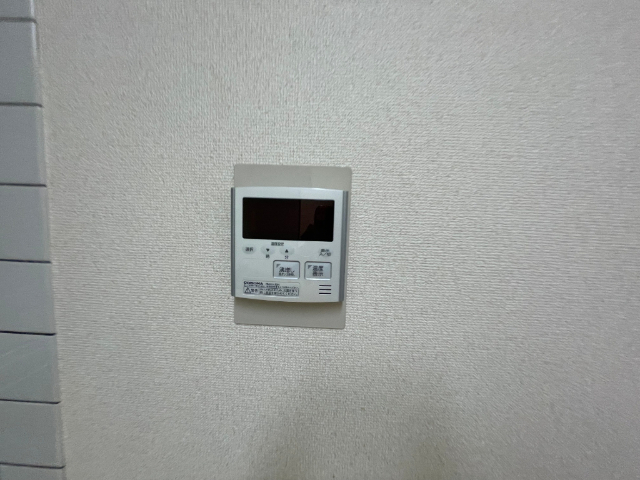 ����12