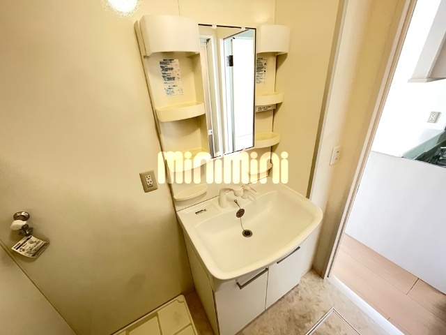 ����5