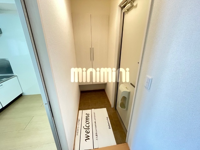 ����8