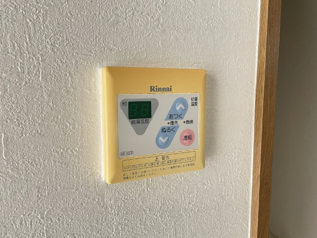 ����16