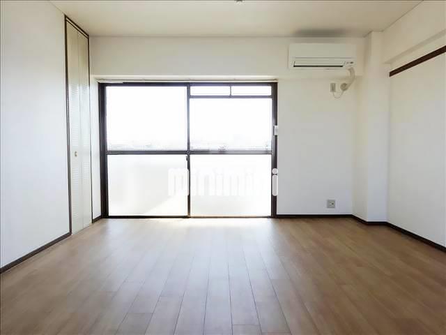 ����9