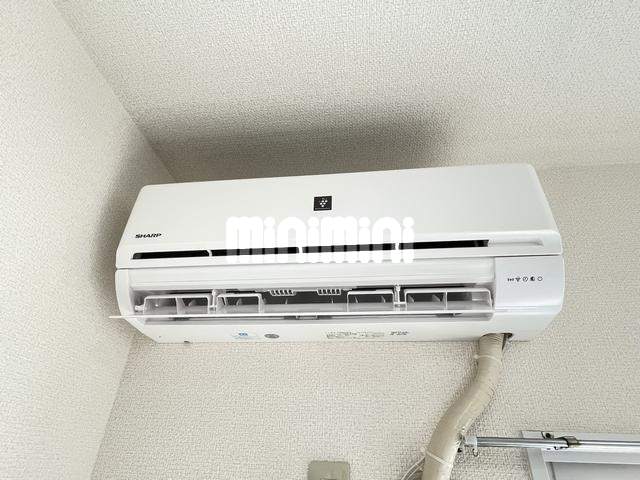 ����12