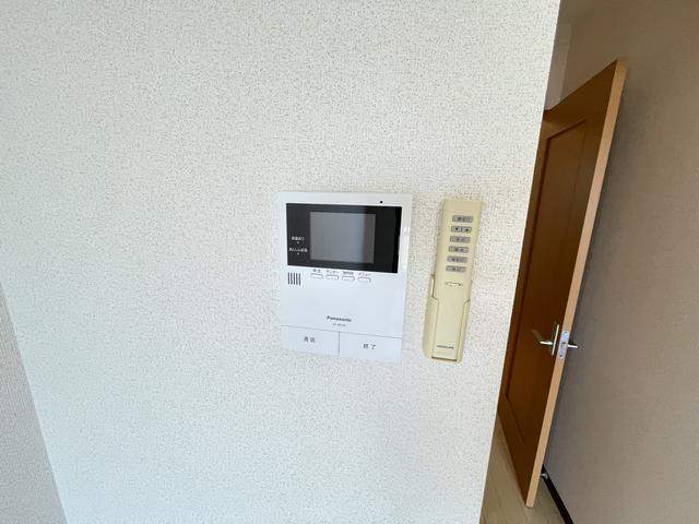 ����10
