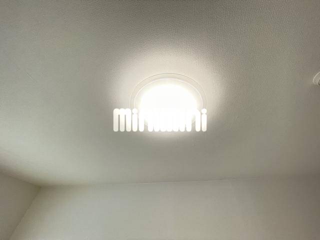 ����11