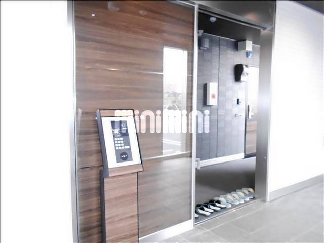 ����12