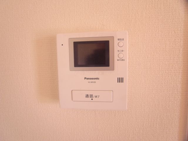 ����9