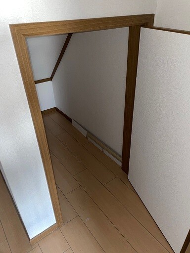 ����20