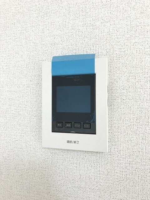 ����9